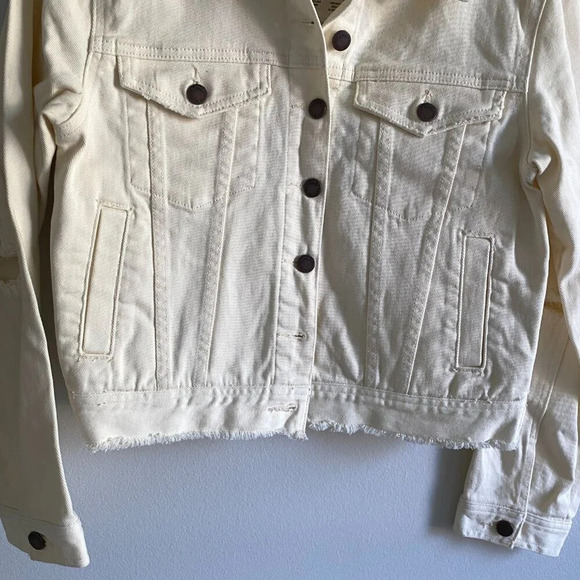 NWT BUFFALO David  Bitton Cream Cotton Nicci Distressed Ripped Denim Jacket XS - Picture 7 of 14
